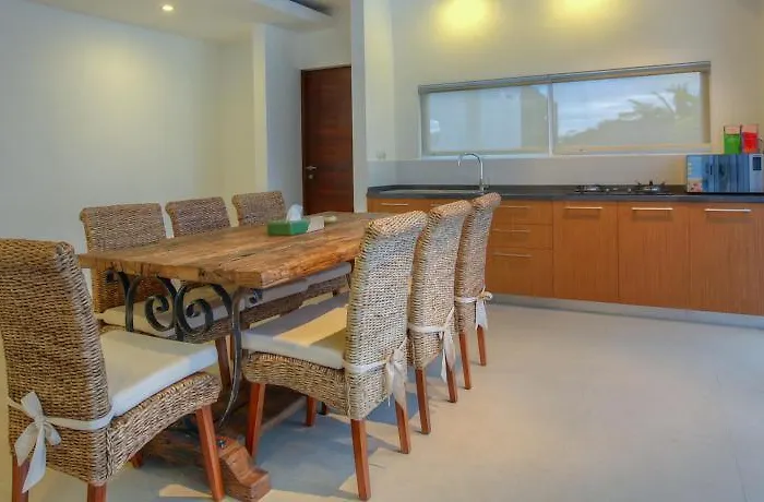 Umah Nugraha Casa de hóspedes 4*